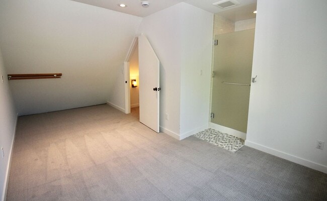 Building Photo - 2020 Fifth Ave