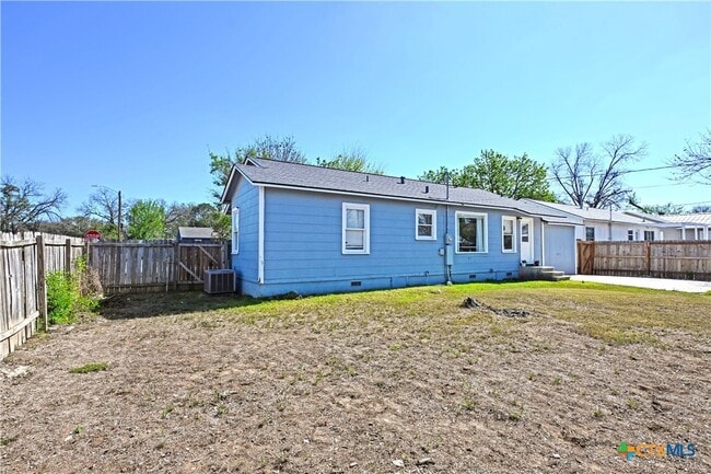 Building Photo - 315 Winburn Ave