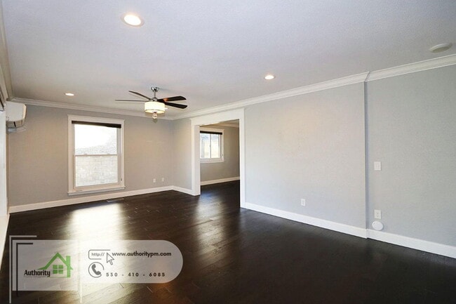 Building Photo - 251 Kamp Way