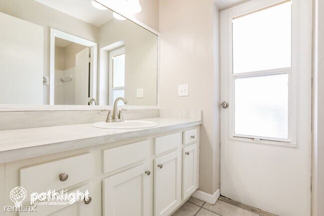 Building Photo - 3 br, 2 bath House - 4850 Brickell Drive UNIT