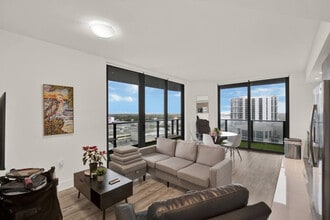 Building Photo - 121 NE 34th St