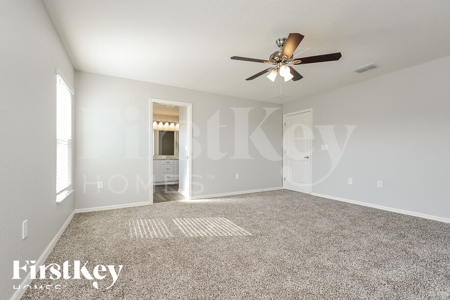 Building Photo - 851 Orleans Dr