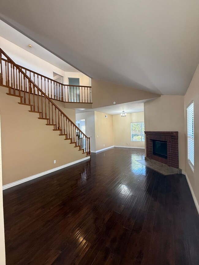 Building Photo - 3073 Lamplighter St