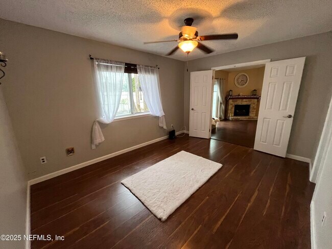 Building Photo - 636 Aquatic Dr