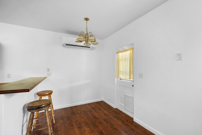 Building Photo - 10202 Mount Gleason Ave