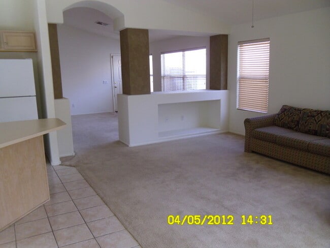 Building Photo - 3 Bed 2 Bath in Most Desired Ahwatukee