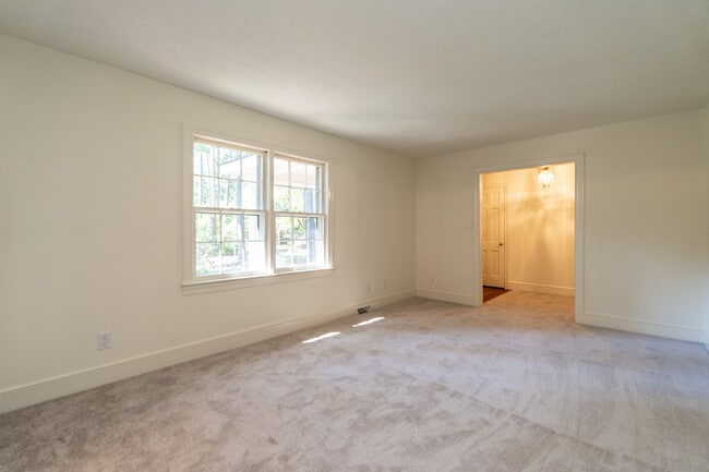 Building Photo - 4718 Rembert Dr