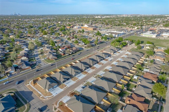 Building Photo - 2343 SW 90th Pl