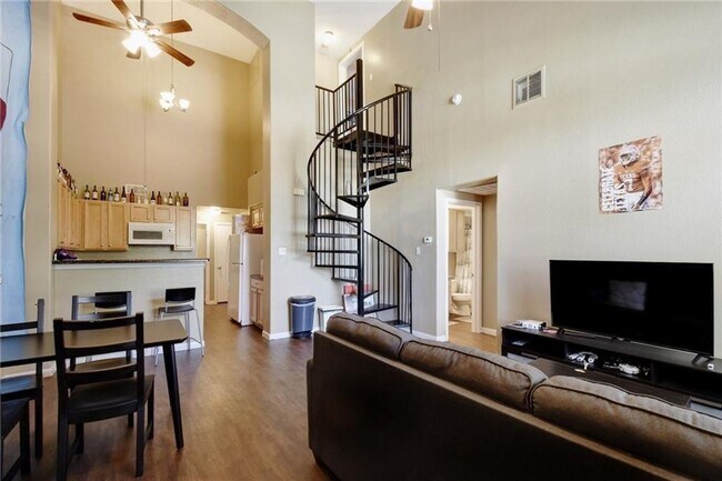 Building Photo - 2606 Salado St