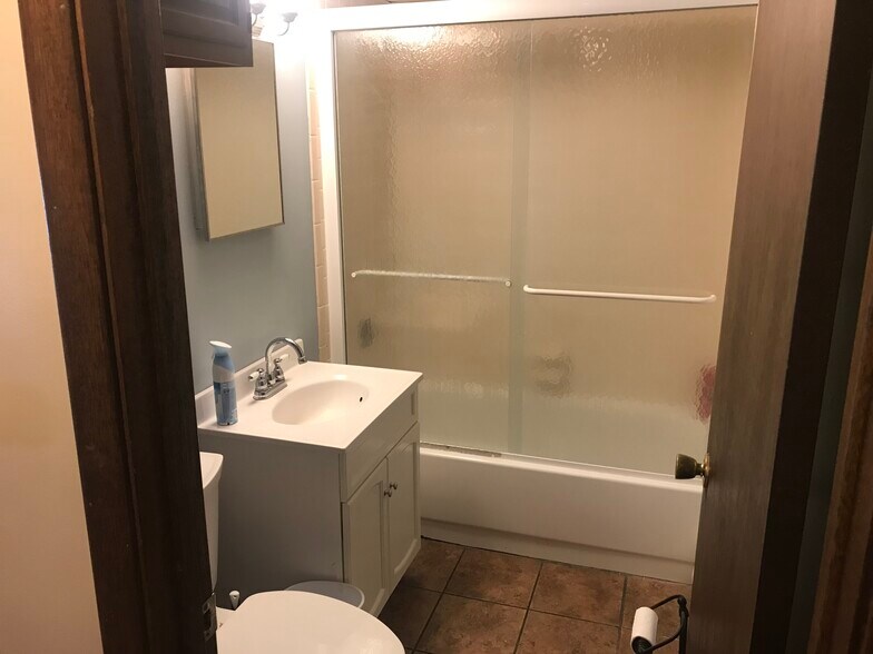 Building Photo - 155 Evergreen Pl