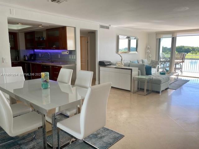 Building Photo - 9250 W Bay Harbor Dr