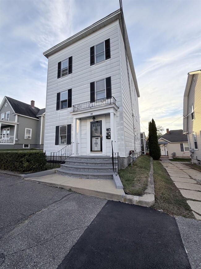 Primary Photo - 198 Alsace St
