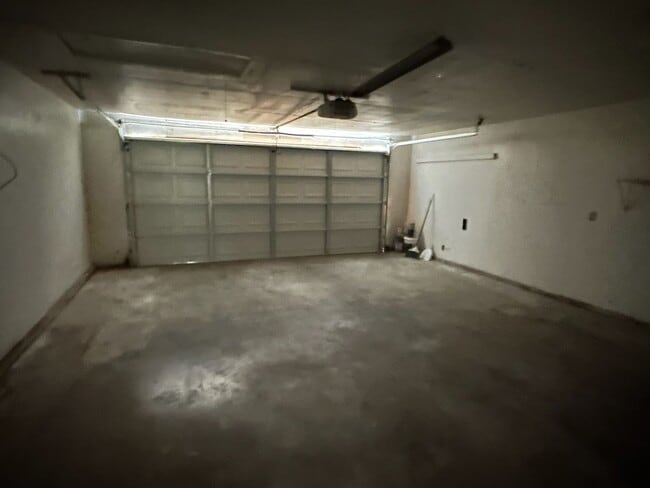 Building Photo - 4212 E Howard Ct
