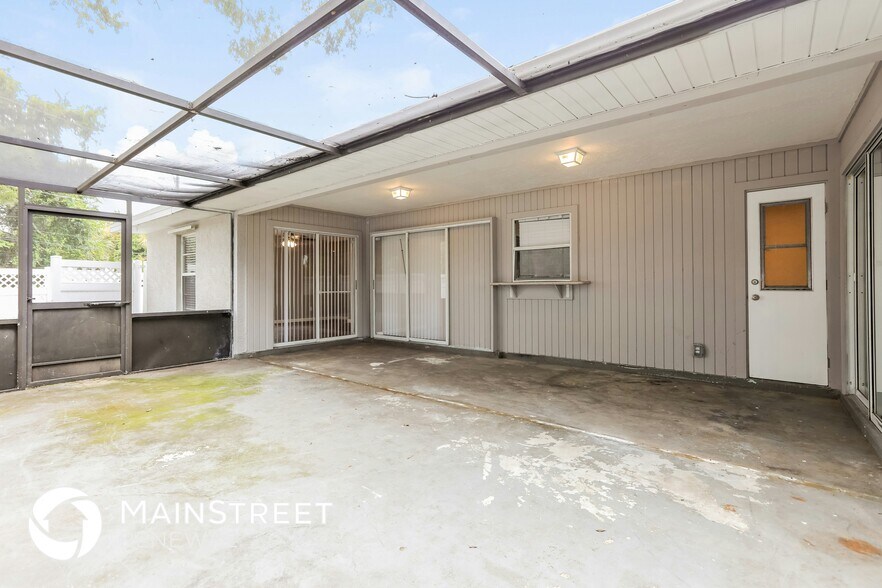 Building Photo - 4826 Hurley Ave
