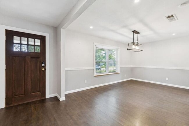 Building Photo - 3324 Claymore Dr