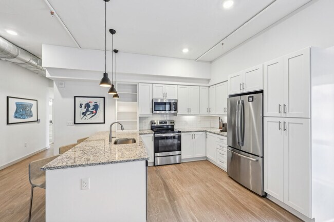 Building Photo - 516 Lea Ave