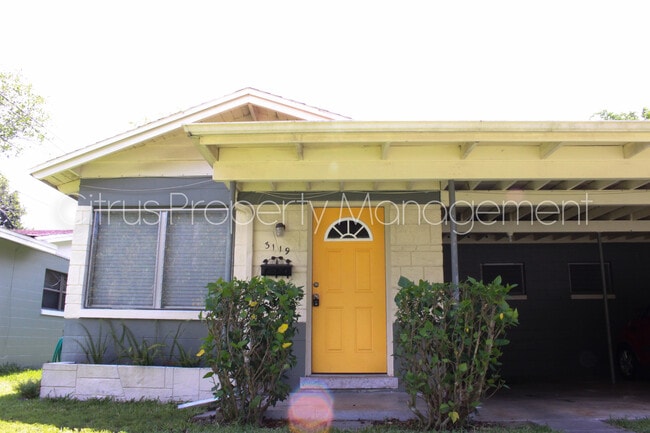 Building Photo - Two Bedroom Duplex