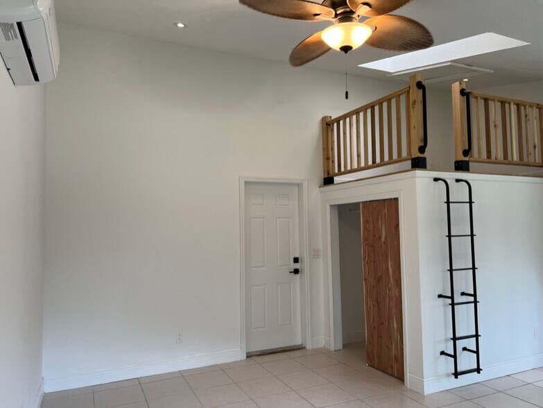 The loft and closet - 15888 118th Trl N