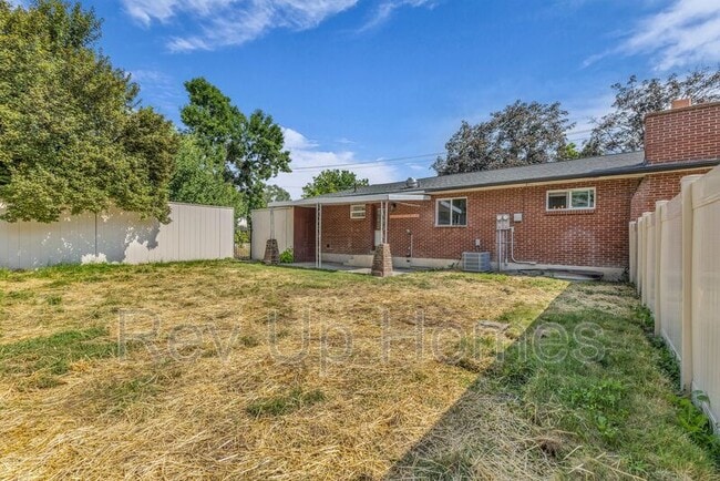 Building Photo - 309 E 200 S