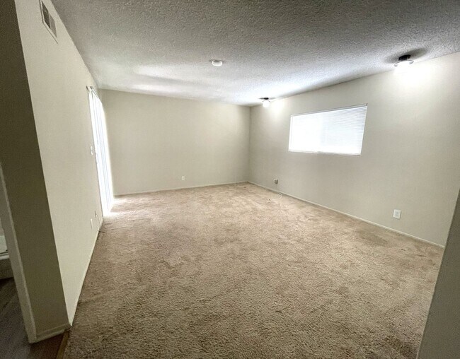 Building Photo - 1704 S Fern Ave