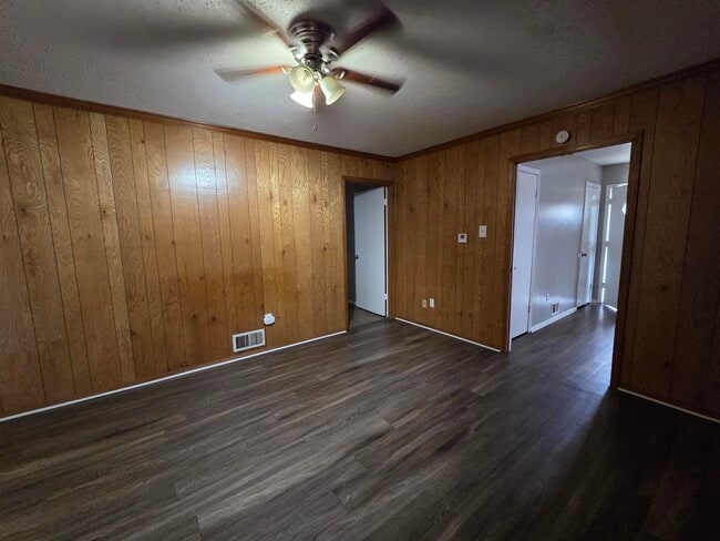 Building Photo - 4417 Don St