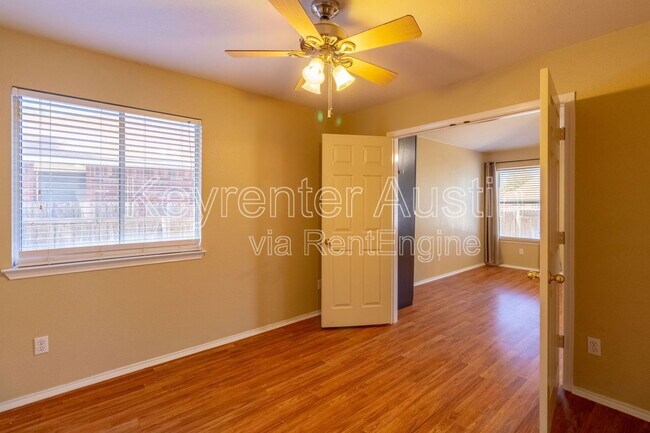 Building Photo - 2557 Vernell Way
