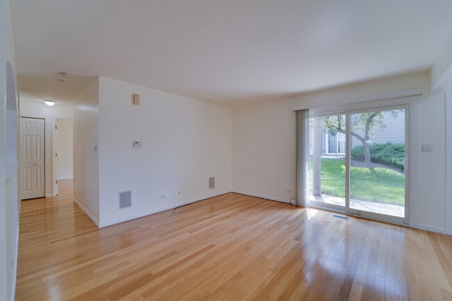 Building Photo - 329 Grissom Ct