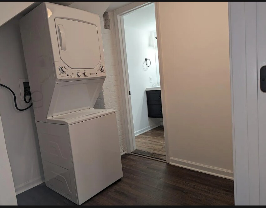 Building Photo - 738 11th St NE