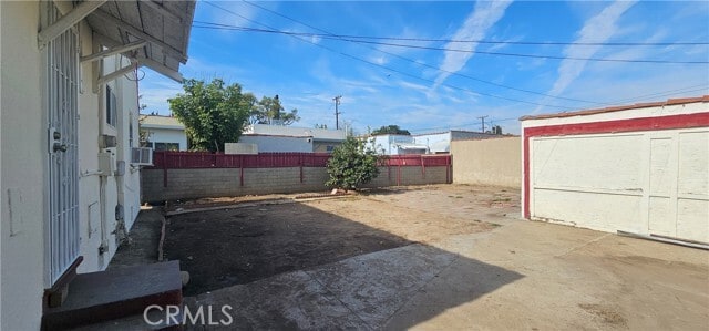 Building Photo - 717 W San Marino Ave