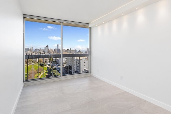 Building Photo - 2200 Sacramento St