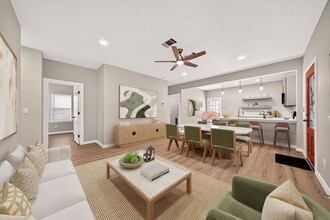 Building Photo - 631 E Mistletoe