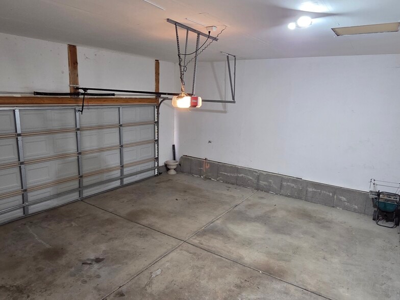 Building Photo - 1879 W Colony Pointe Dr