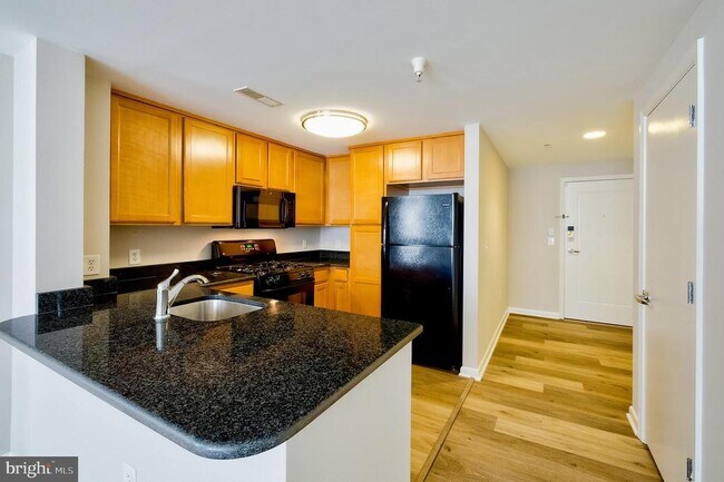 Building Photo - 355 I St SW
