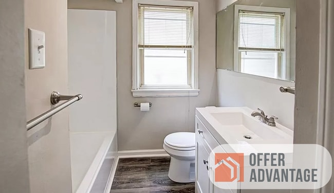 Building Photo - 7072 Oakwood Rd