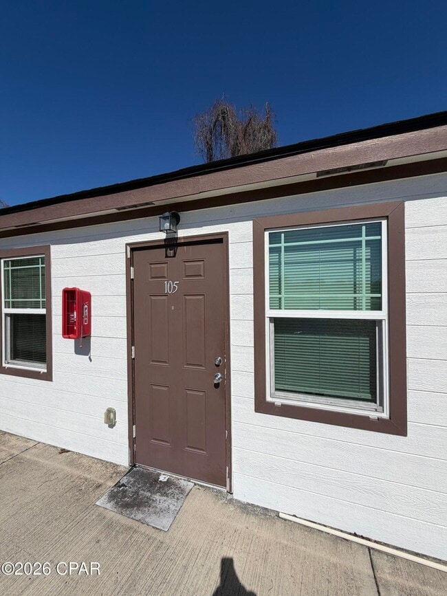 Building Photo - 143 Claire Ave