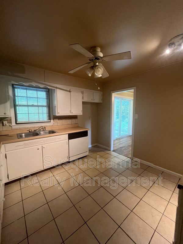 Building Photo - 529 Stone Hill Rd