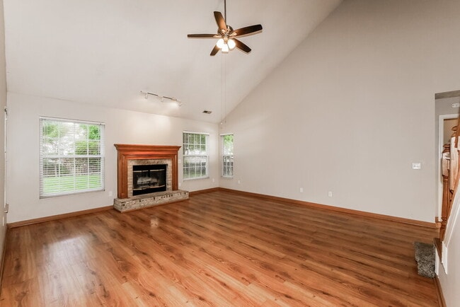 Building Photo - 401 Creekstone Dr