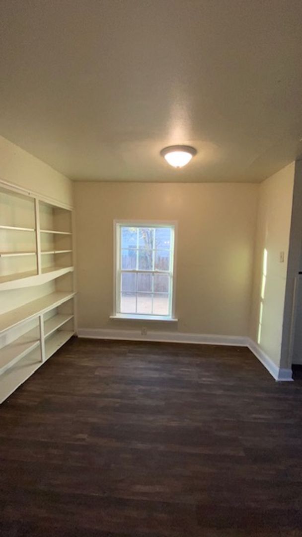 Building Photo - 2120 Jane St