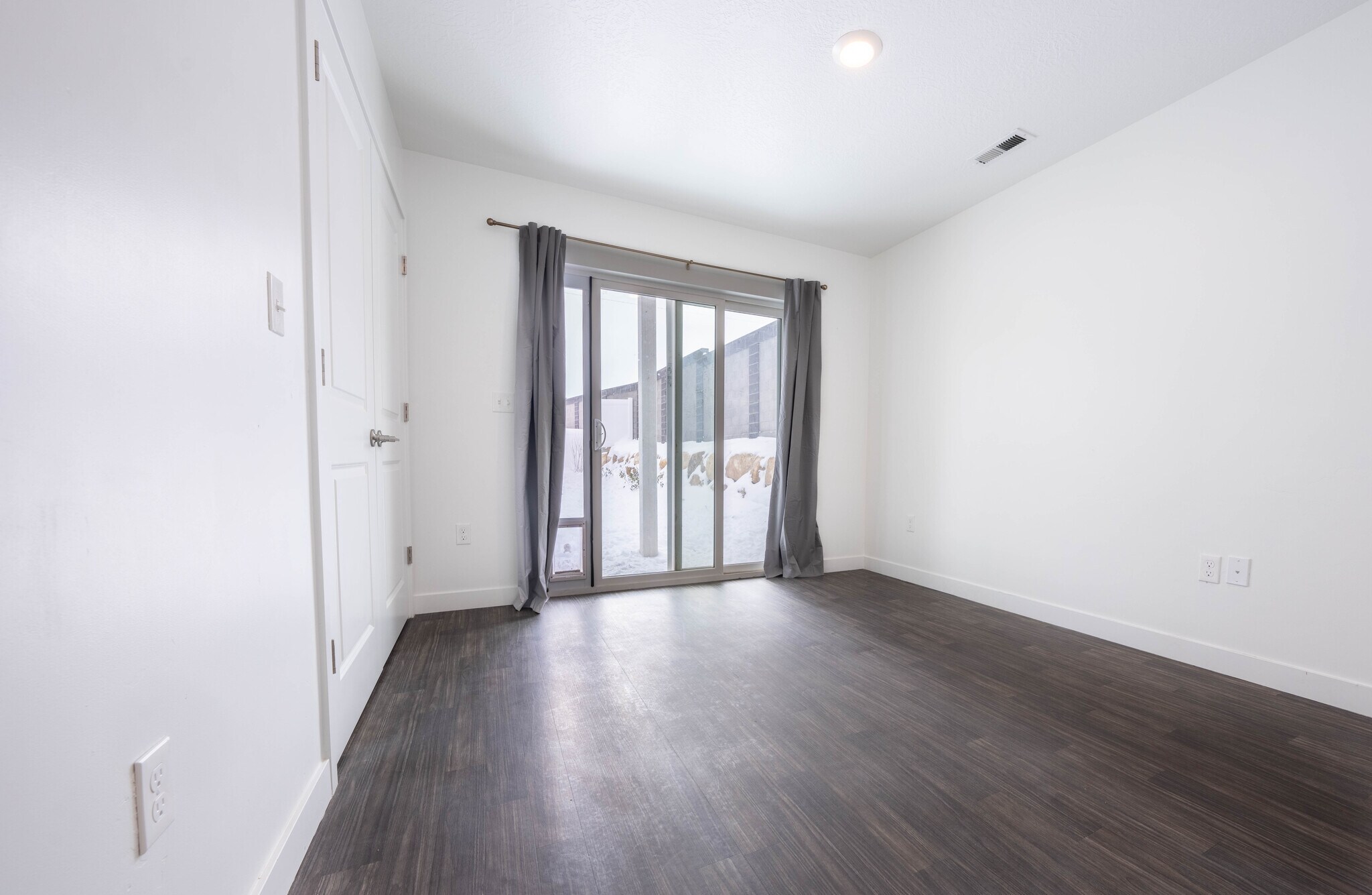 Building Photo - 4279 W Bromwell Ct