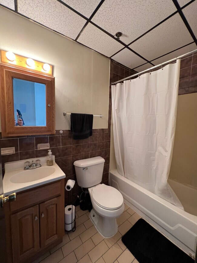 Building Photo - 153 Main St