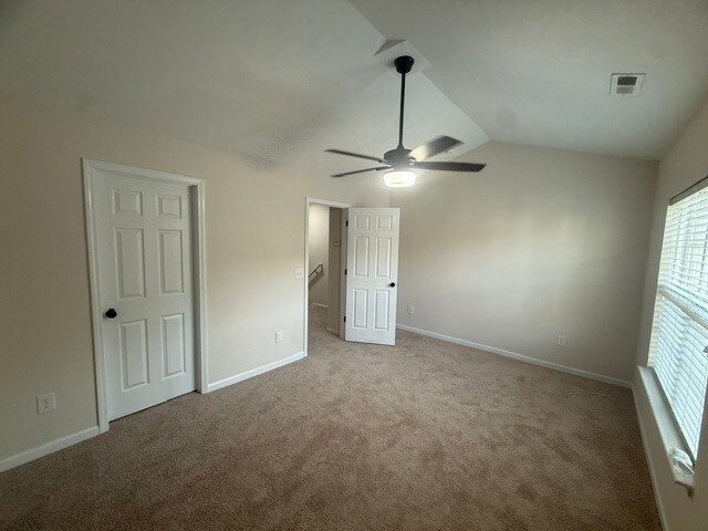 Building Photo - 116 Goldfinch Ave