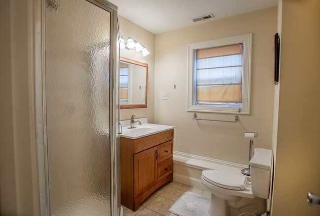 Building Photo - 88 Hyde St