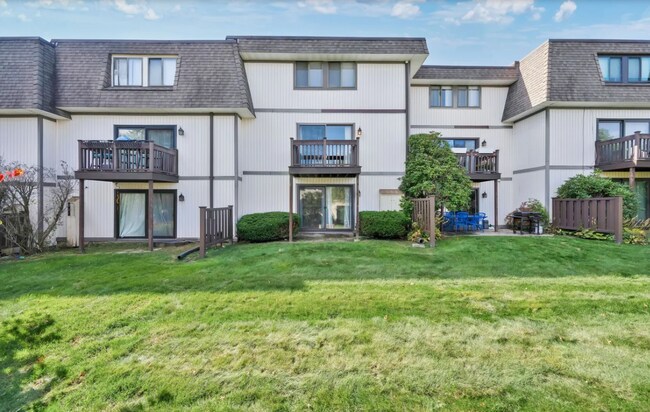 Building Photo - 21 Pebblestone Cir