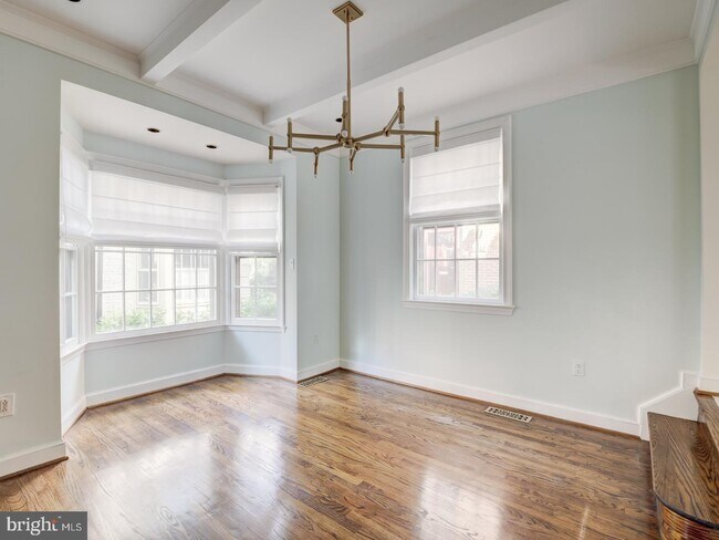 Building Photo - 4354 Westover Pl NW