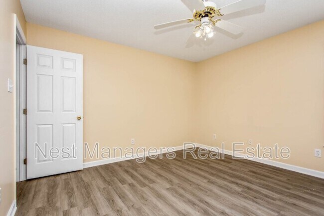 Building Photo - 3813 Constance Rd