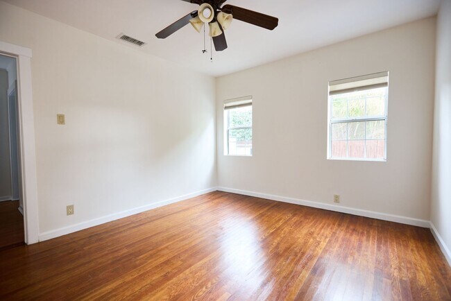 Building Photo - 3730 Edenhurst Ave
