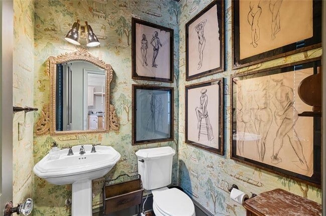 Building Photo - 5000 Long Island Dr