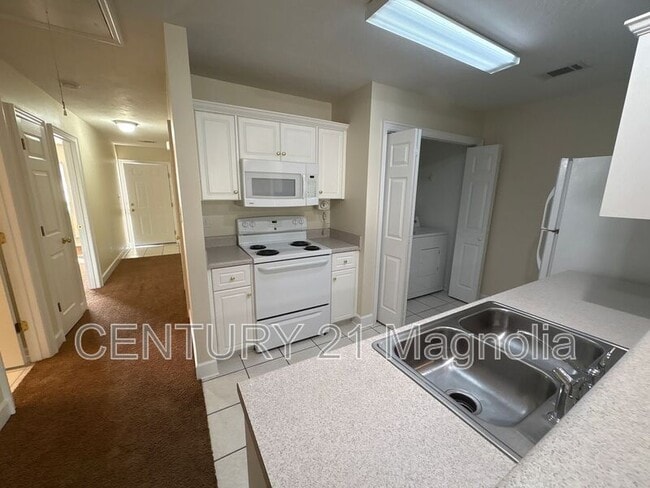 Building Photo - 303 Caldwell Cir