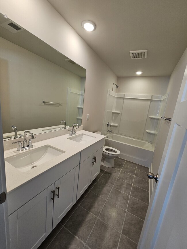 Building Photo - 224 Lanyard Ln