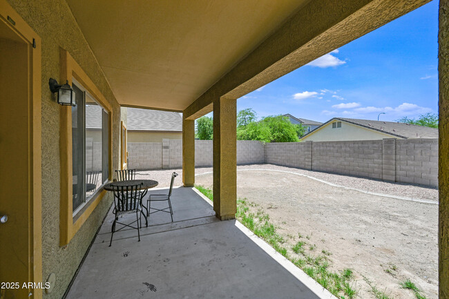 Building Photo - 11237 W Davis Ln